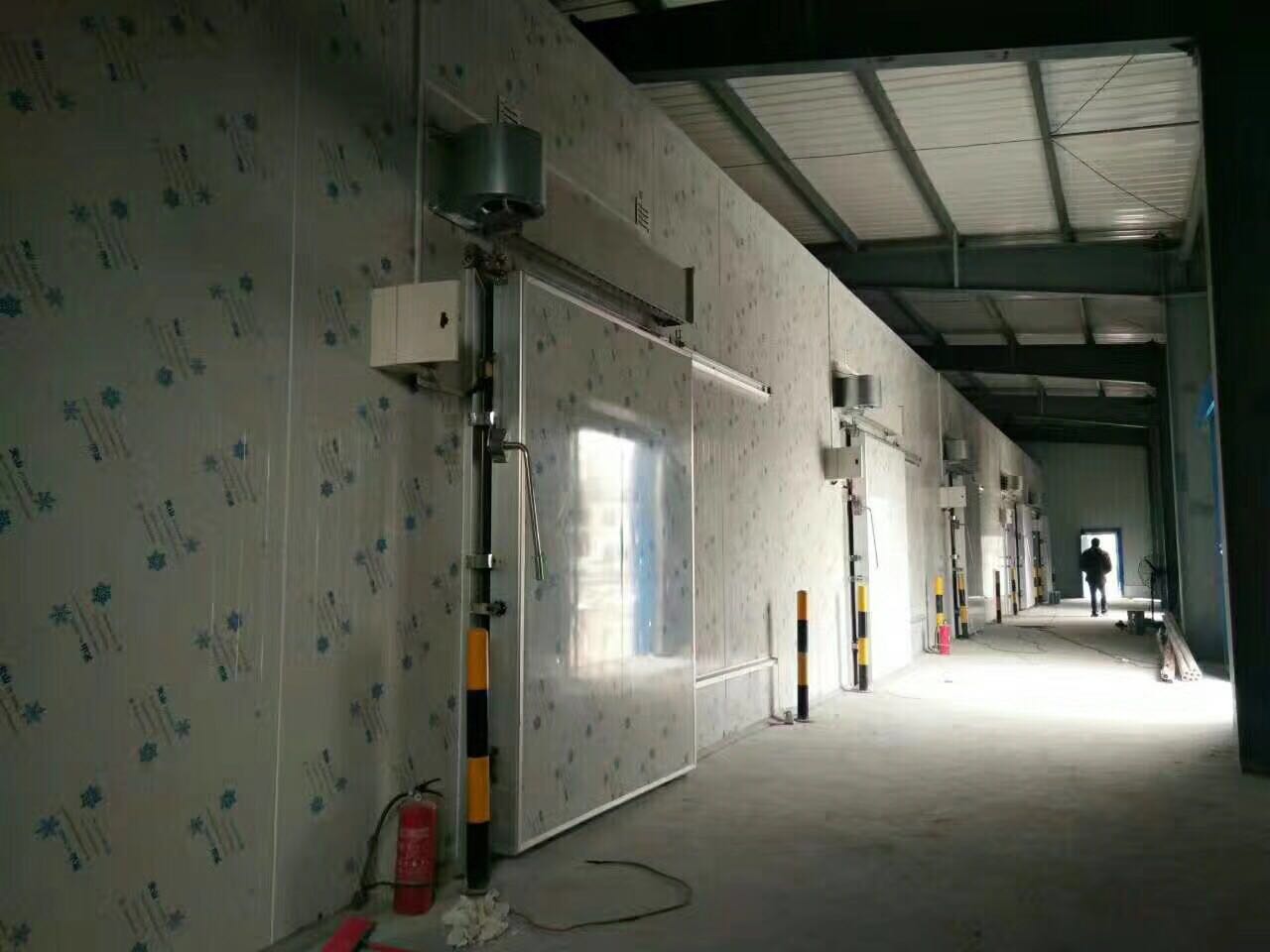 锦翔炝锅中央厨房配送雷火APP下载_雷火（中国）
